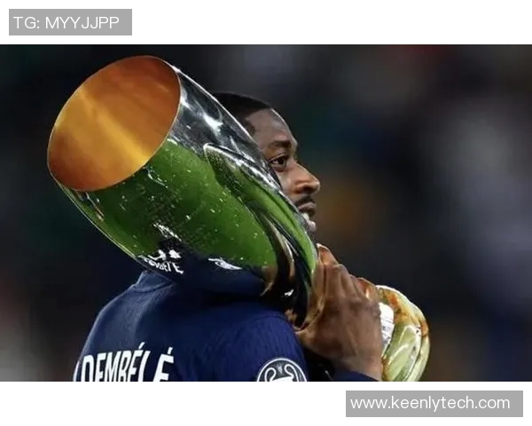 登贝莱在赛场上的惊艳表现引发球迷热议未来发展潜力无限 登贝莱在赛场上的惊艳表现引发球迷热议未来发展潜力无限