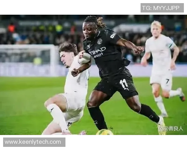 曼市遭球迷炮轰，媒体争论拜仁中央队事件处理效率