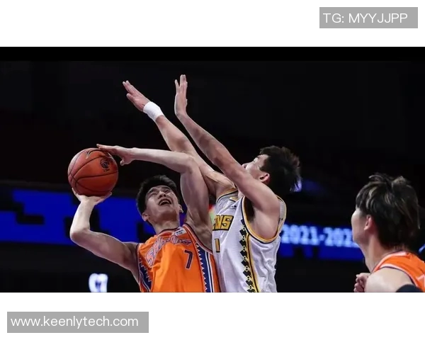 郭昊文：从青涩少年到篮球场上的璀璨明星之路揭秘