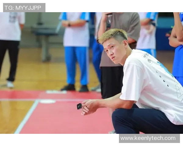 任骏飞领衔球队奋战新赛季展现拼搏精神与团队合作的决心与信念 任骏飞领衔球队奋战新赛季展现拼搏精神与团队合作的决心与信念