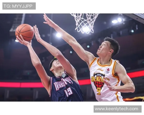 CBA焦点对决广东队迎战浙江稠州队争夺季后赛席位的关键战役